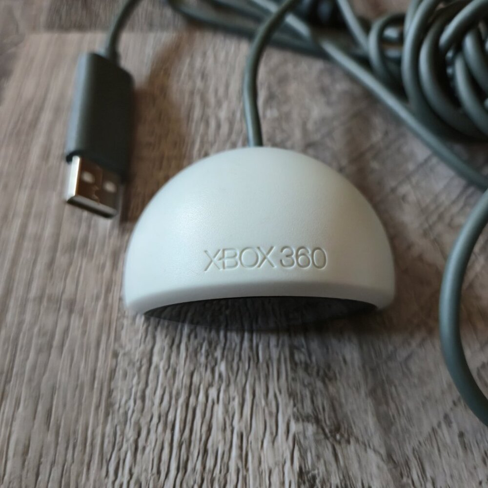 Microsoft Xbox 360 Scene It Lights Camera Action Game 4 Big Button Controllers - Picture 6 of 13